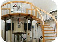 10 years of the highest field NMR spectrometer in Portugal